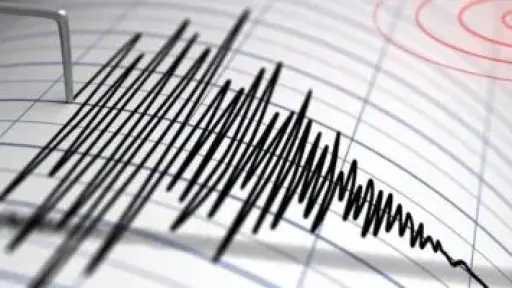 منطقة كامبي فليجري بجنوب إيطاليا تهتز بأقوى زلزال منذ 40 عاما