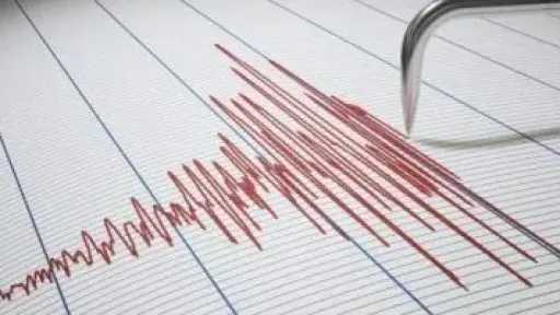 محافظة القاهرة في بيان: إجلاء 3 أسر إثر سقوط جزئي لعقار بروض الفرج بدون إصابات