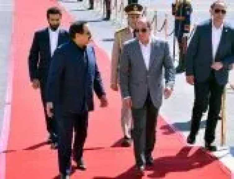الرئيس السيسى يستقبل ملك البحرين بمطار العلمين الدولى