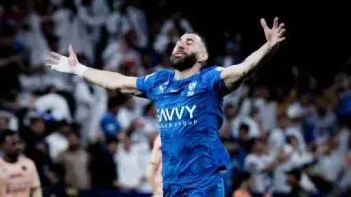 الهلال السعودى يدرس فسخ التعاقد مع كريم بنزيما