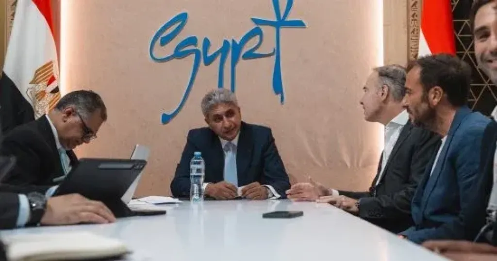 وزير السياحة 
