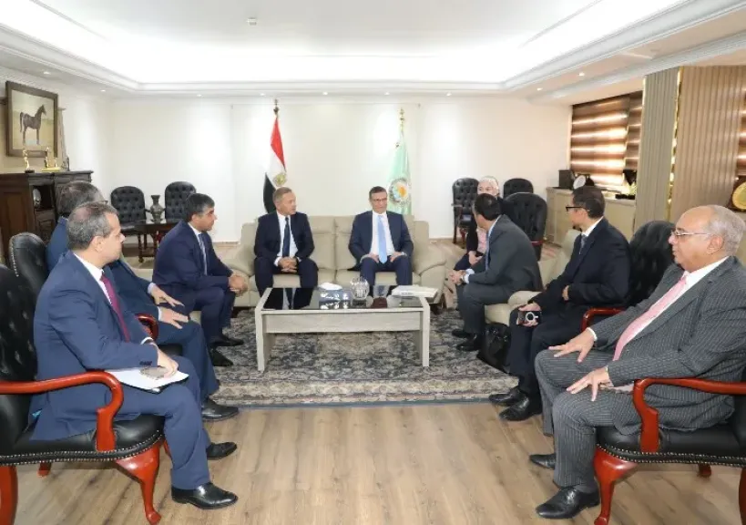 وزير الزراعة: 