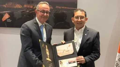 غنيم يلتقى وزير الثقافة الإندونيسى لبحث تعزيز التعاون فى مجال المتاحف