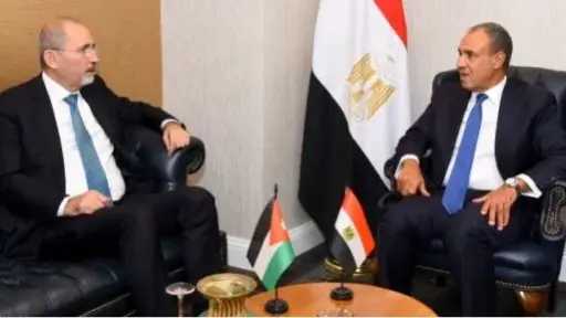 وزير الخارجية يبحث مع نظيره الأردنى تعزيز العلاقات الثنائية