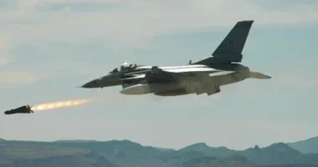 سقوط مقاتلة أمريكية من طراز F-16