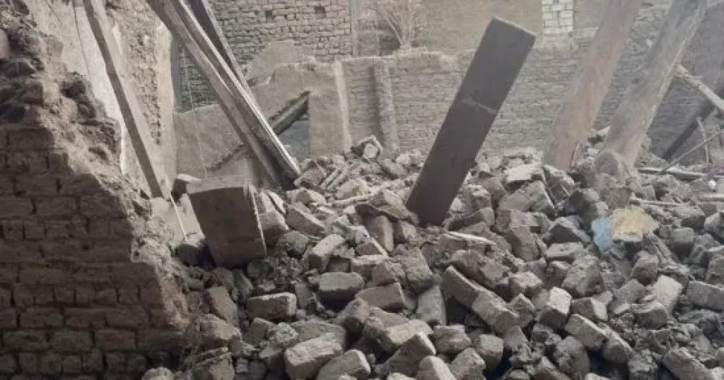 مصرع طفلين وإصابة الأم 