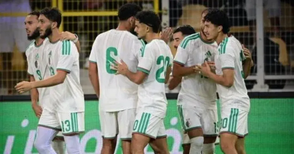 منتخب الجزائر يتخطى زامبيا 3 - 1