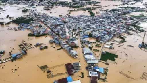 فيضانات وانهيارات أرضية بجزيرتي إيفيا وسكياثوس في اليونان بسبب الأمطار
