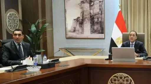 رئيس الوزراء يلتقي وزير الشباب والرياضة في إطار التحضير لمؤتمر أكتوبر