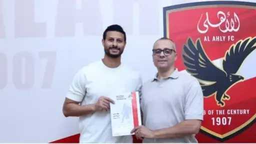 الأهلى يجدد عقد محمد الشناوى حتى 2028