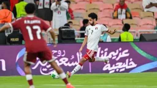الإمارات تخطف صدارة المجموعة الثانية من قطر فى خليجي 27