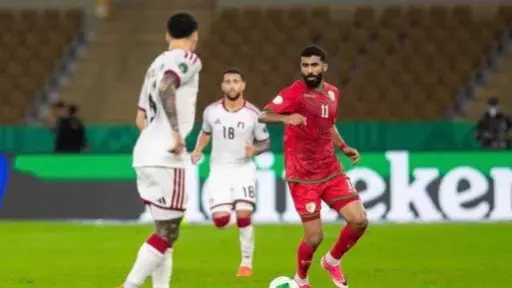 الإمارات تقصي عمان وتواجه السعودية في نهائي خليجي 27
