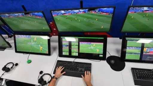 كاف يقرر تطبيق تقنية VAR في دور المجموعات بدوري أبطال والكونفدرالية