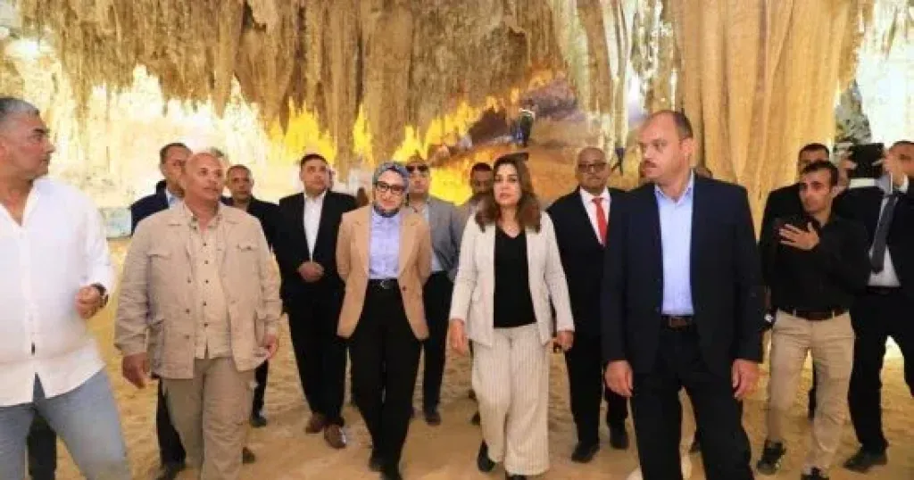 وزيرة البيئة تعلن منطقة كهف الجارة بالوادى الجديد محمية طبيعية 32