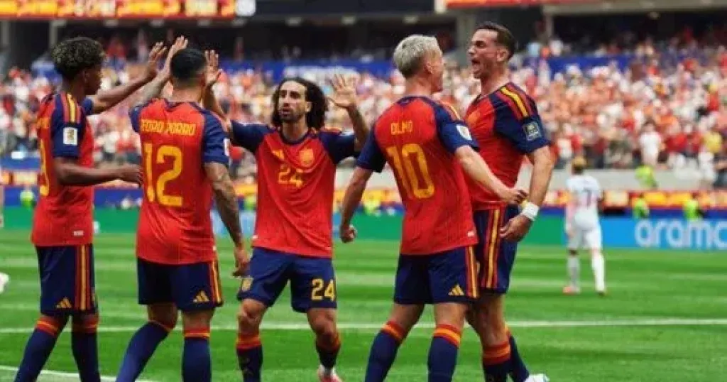 فيفا يعاقب إسبانيا بسبب أحداث مباراة مصر