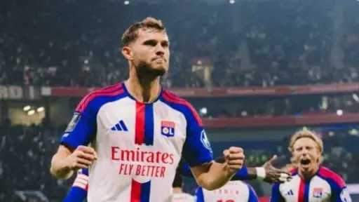 بمشاركة محمد عبد المنعم.. أولمبيك ليون يهزم نيس 2-1 ويشعل صدارة الدوري الفرنسي