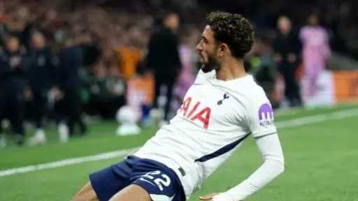 عمر مرموش يسجل أول أهدافه مع توتنهام ويقود السبيرز للتقدم على كوفنتري في الدوري الإنجليزي