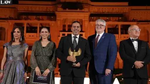 ئيس القطاع القانوني بالبنك التجاري الدولي يفوز بجائزة «The General Counsel of the Year»