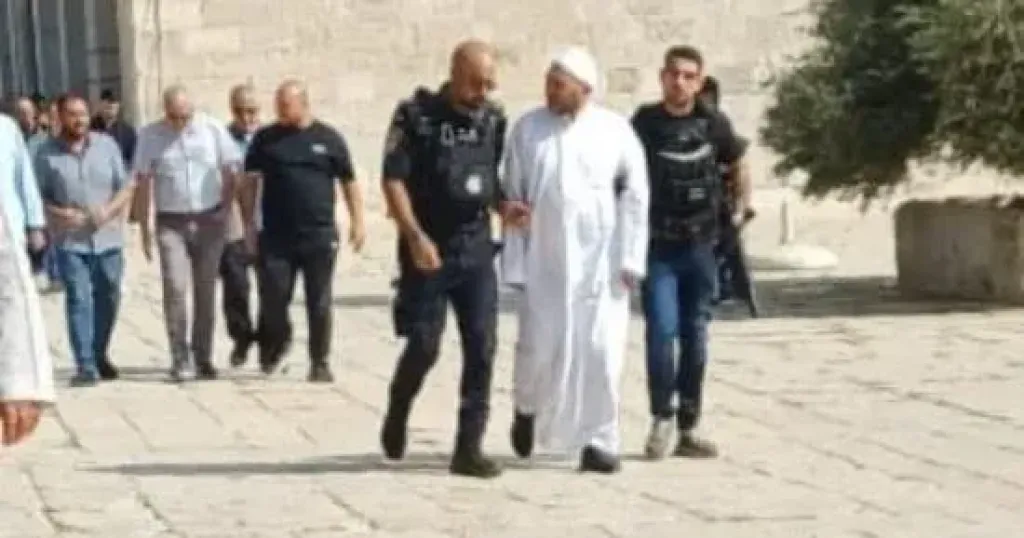 إسرائيل تعتقل خطيب المسجد الأقصى المبارك عقب خطبة الجمعة