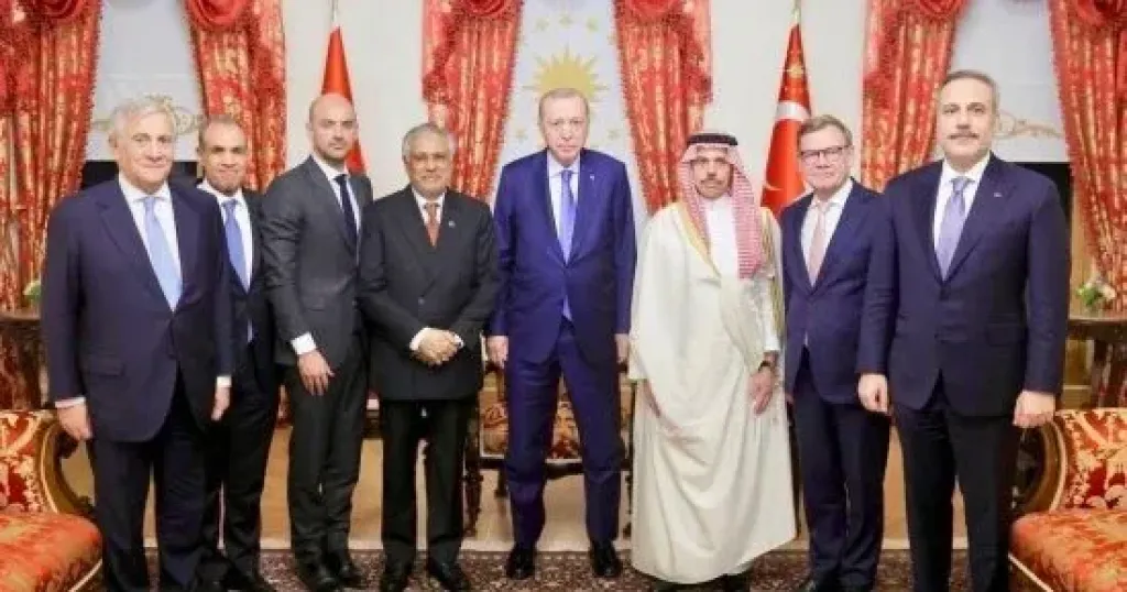 وزير الخارجية 