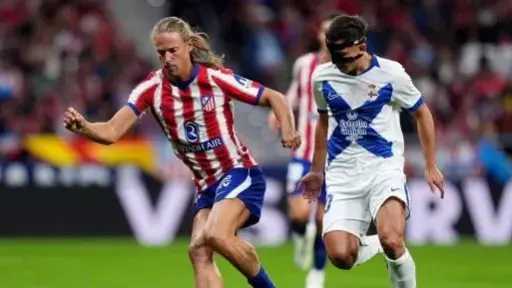 أتلتيكو مدريد يهزم ديبورتيفو ويقلص الفارق مع برشلونة قبل الكلاسيكو