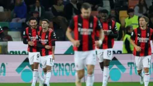 ميلان يضرب أودينيزي 2-0 ويستعيد المركز الرابع بالدوري الإيطالي