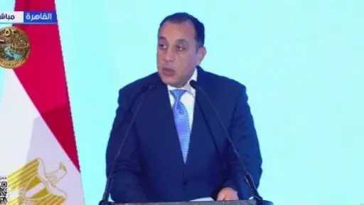 مدبولي يشهد توقيع 3 اتفاقيات بشأن تمويل وتنفيذ مشروع ”دندرة” للطاقة الشمسية