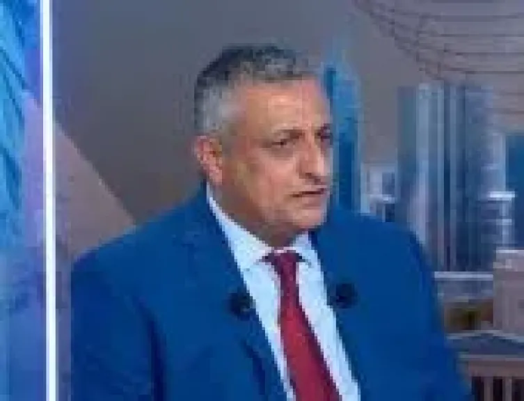 مستشار رئيس مجلس القيادة اليمنى