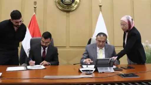 مركز تحديث الصناعة يوقع بروتوكول تعاون مع «بلاك سميث» للذكاء الاصطناعي لرفع كفاءة المصانع المصرية